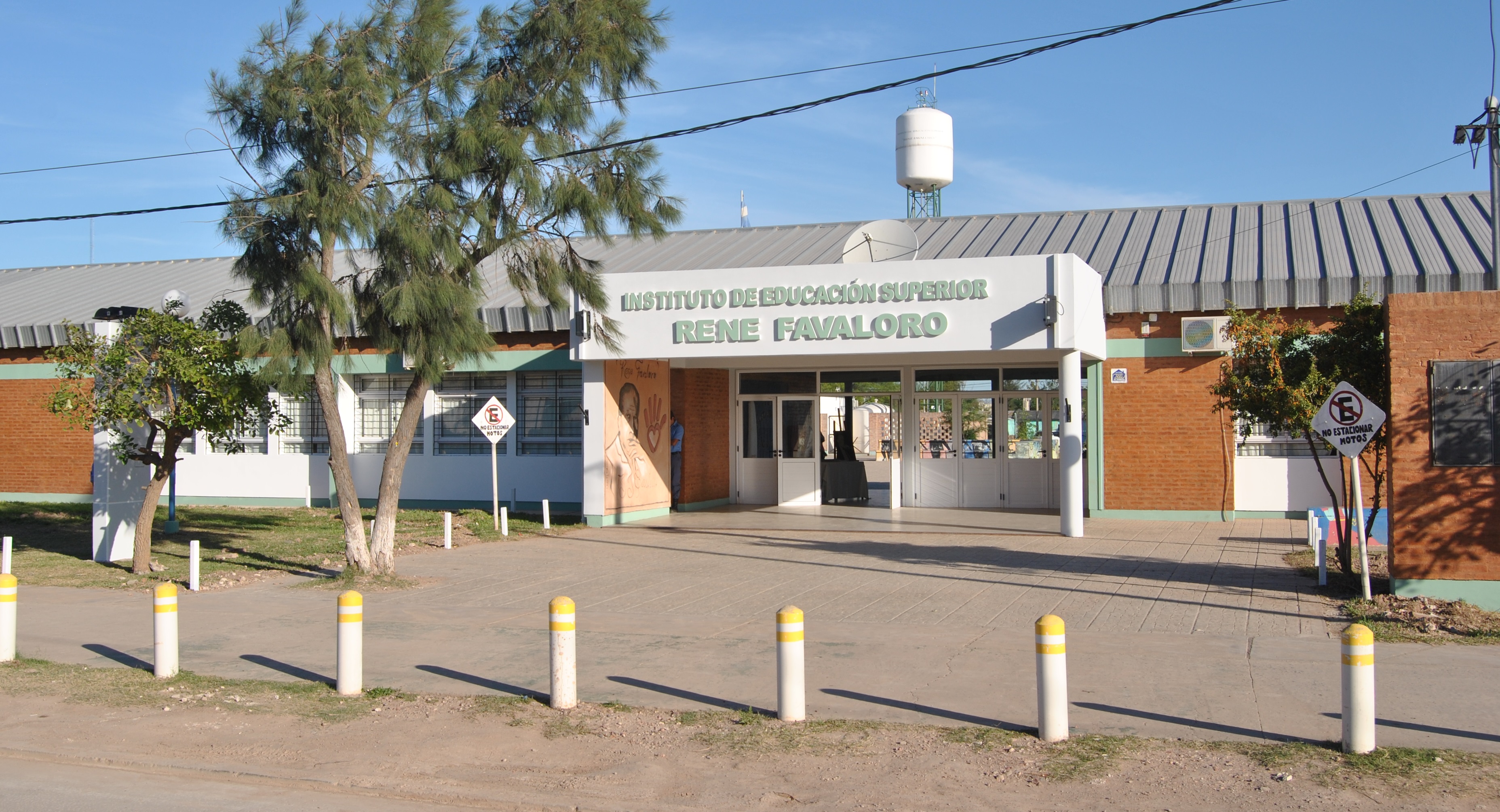 Contundente rechazo del I.E.S. Favaloro a la propuesta de ...