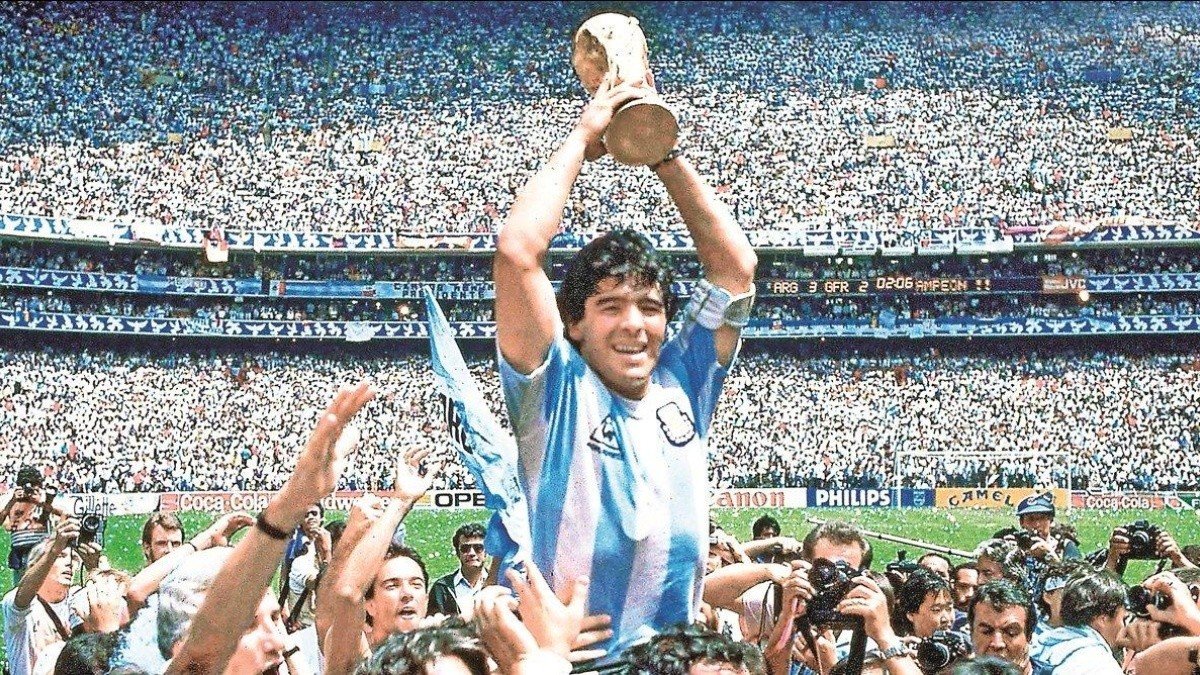 diego_armando_maradona_argentina_campeon_del_mundo_mexico_1986_86_estadio_azteca_crop1604079978430.jpg_554688468