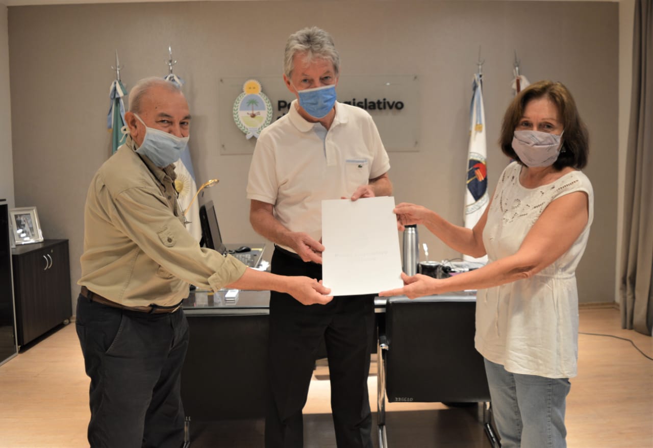 97500568-fcd4-4a3d-a742-f69a097a255f