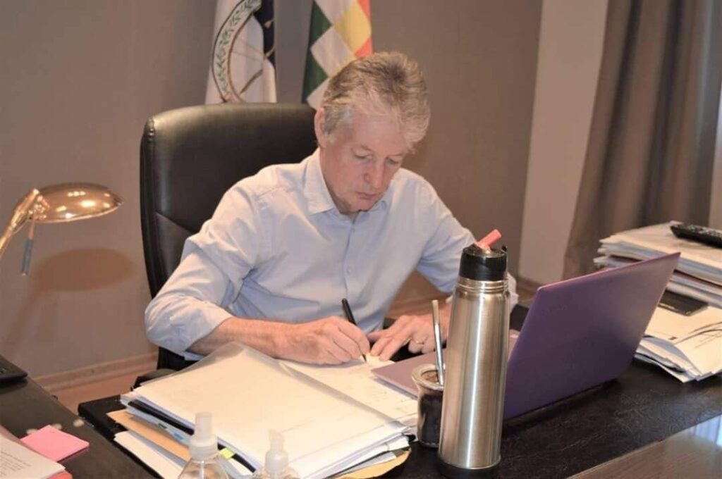 e2db2184-dea5-45f5-a765-3cb563b103aa