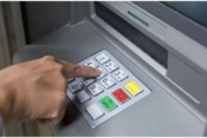 69384-los-bancos-no-podran-cobrar-cargos-ni-comisiones-por-extraccion-de-dinero-de-los-cajeros-automaticos