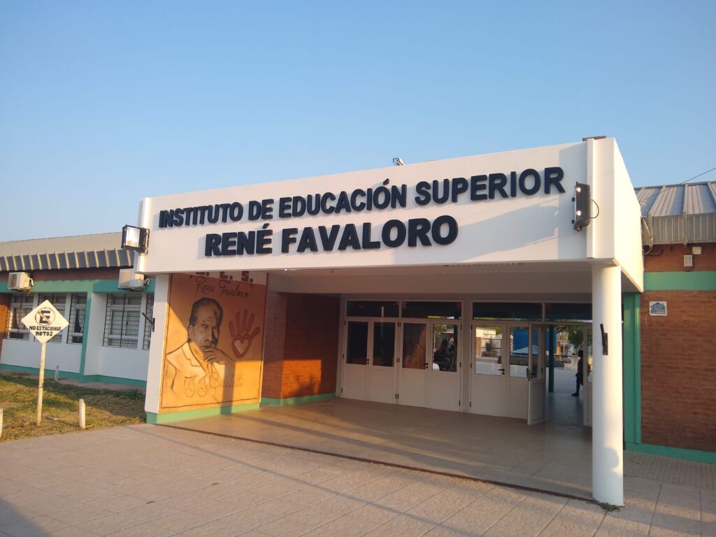 IES RENE FAVALORO2