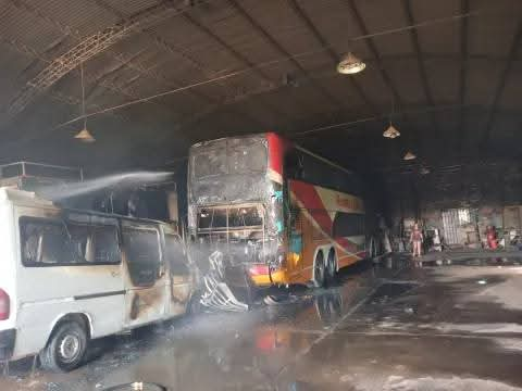 INCENDIO DEPOSITO DE COLECTIVO