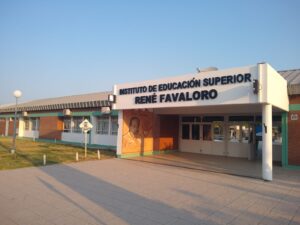 IES RENE FAVALORO1