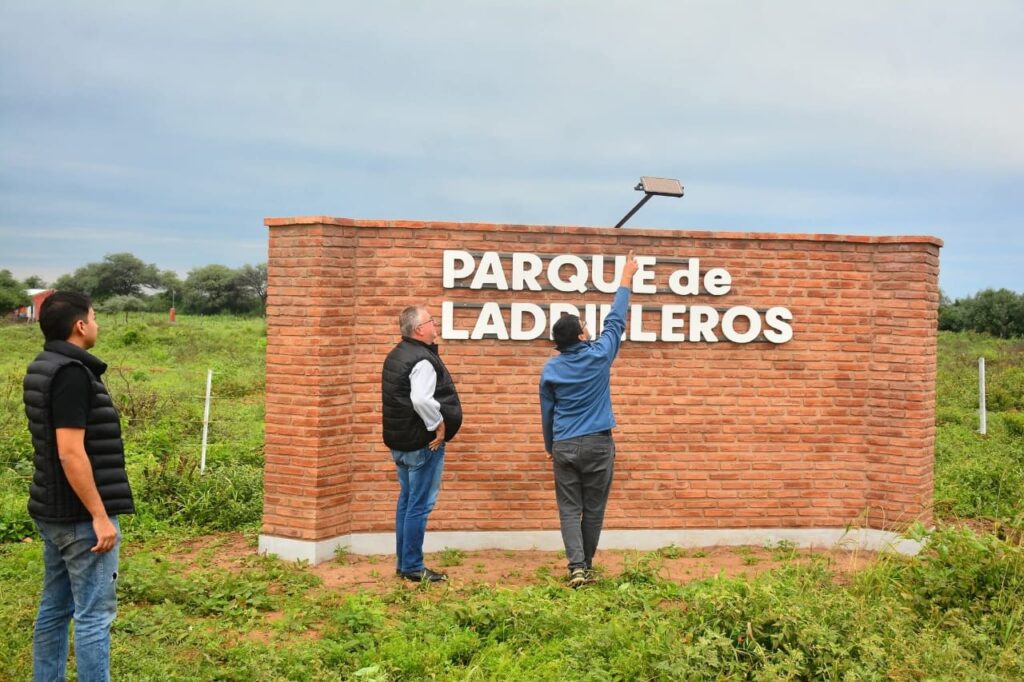 e699ce52-3cf8-4a9d-90a7-c077b8805d87