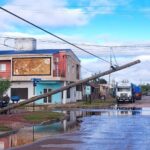 Postes de Telecom en la avenida Yrigoyen