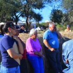 El municipio entregó rollos de pasturas a productores locales