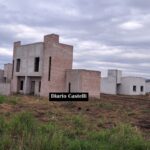 Berecoechea aseguró que en octubre se retomarán las obras de viviendas en Castelli
