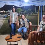 Estudiantes de Turismo del IES René Favaloro brindan información a los visitantes de la Bienal del Impenetrable